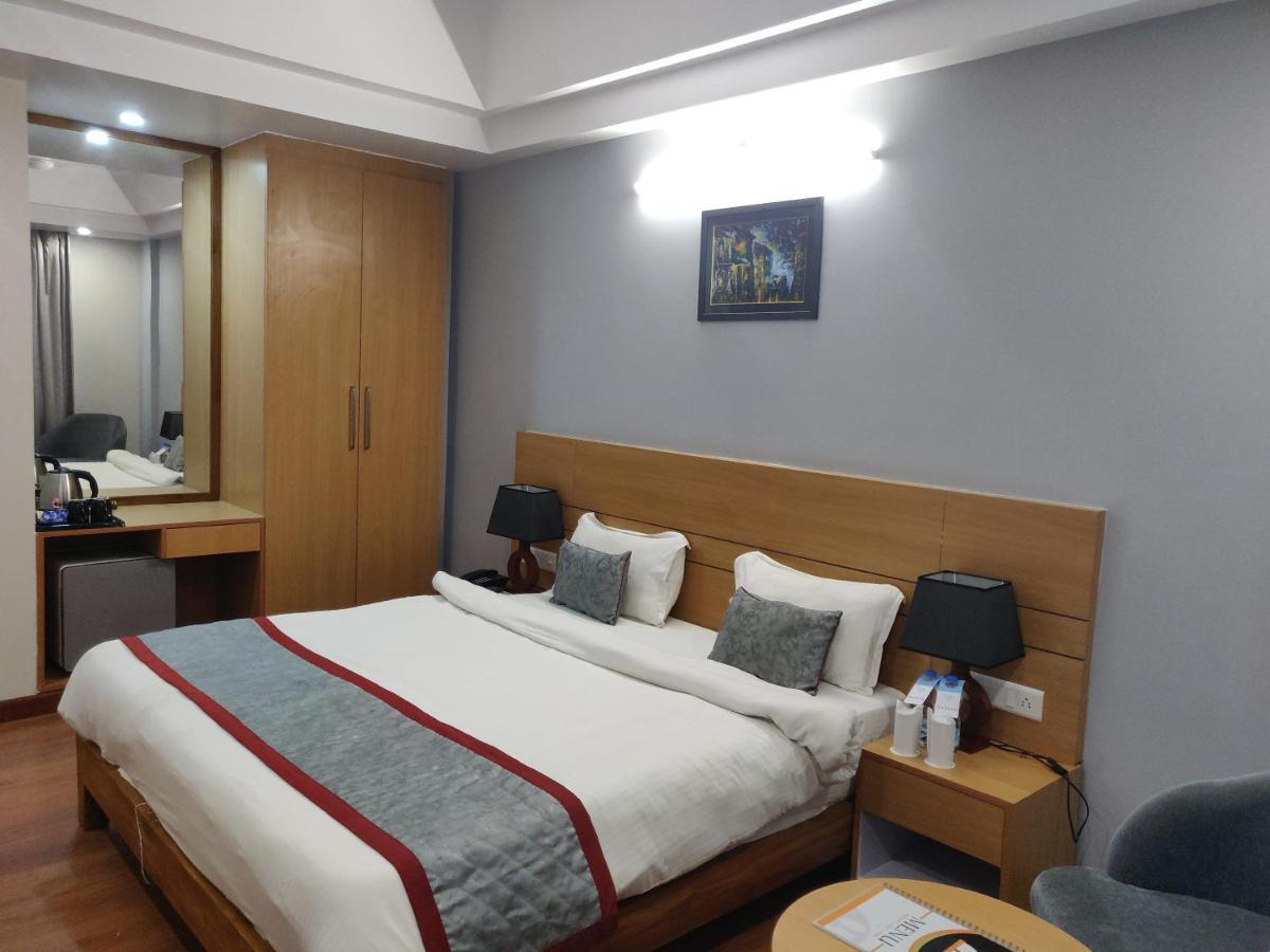 Hotel Sarvin 러크나우 외부 사진