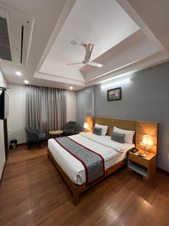 Hotel Sarvin 러크나우 외부 사진